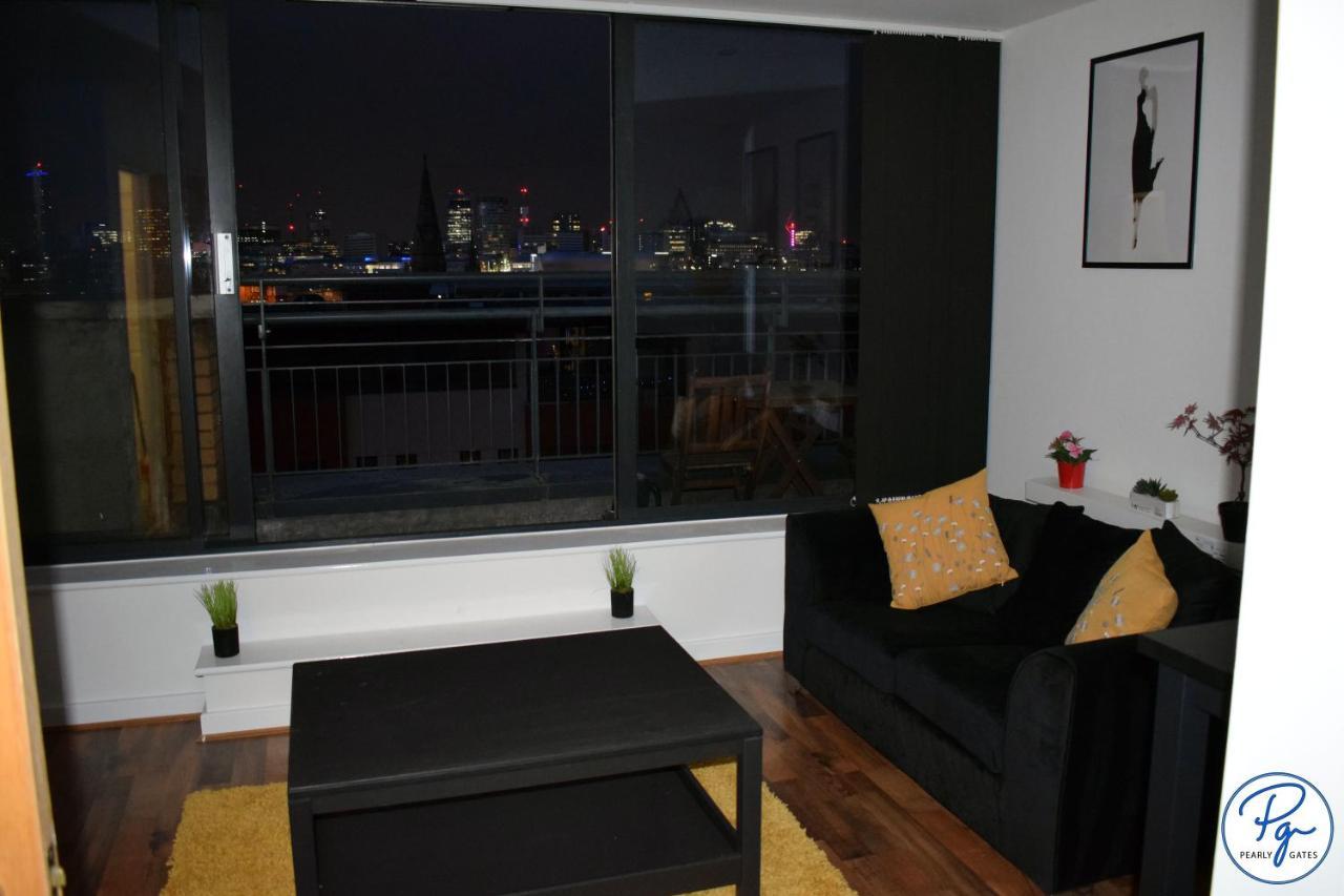 Penthouse - Amazing City Skyline Views - Balcony - Free Extra 2 Hours - Free Parking - Utilita Arena - Bullring Shopping - New St Station- Super King Size Bed เบอร์มิงแฮม ภายนอก รูปภาพ