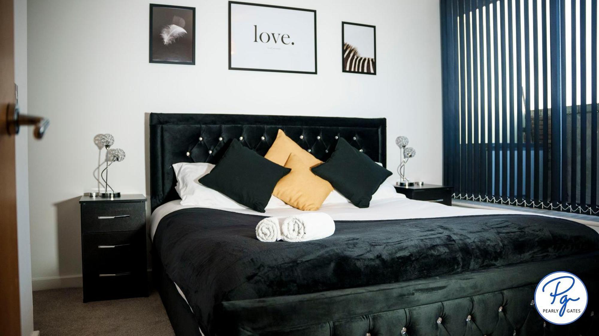 Penthouse - Amazing City Skyline Views - Balcony - Free Extra 2 Hours - Free Parking - Utilita Arena - Bullring Shopping - New St Station- Super King Size Bed เบอร์มิงแฮม ภายนอก รูปภาพ