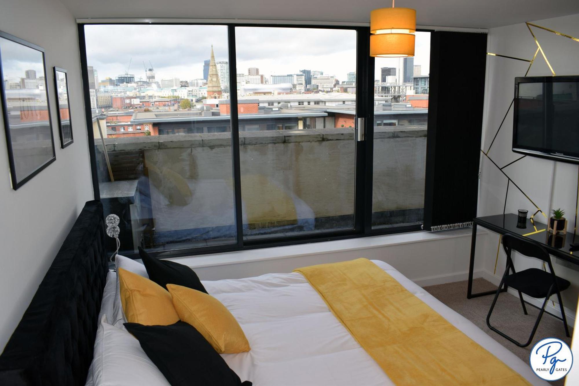 Penthouse - Amazing City Skyline Views - Balcony - Free Extra 2 Hours - Free Parking - Utilita Arena - Bullring Shopping - New St Station- Super King Size Bed เบอร์มิงแฮม ภายนอก รูปภาพ